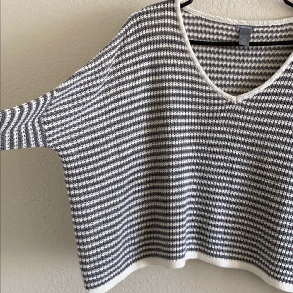 Sweater - Picture 3 of 4